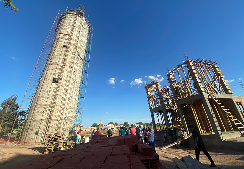 Zdero constató la obra de la planta de distribución de agua potable en Corzuela Zdero constató la obra de la planta de distribución de agua potable en Corzuela