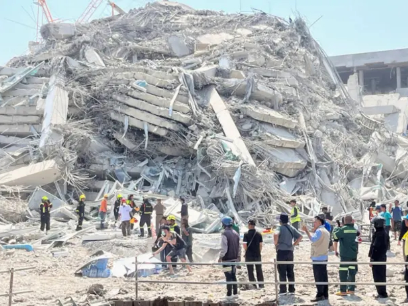 Un terremoto de magnitud 7.7 en Myanmar provocó el derrumbe de un edificio en Bangkok: hay al menos 10 muertos Un terremoto de magnitud 7.7 en Myanmar provocó el derrumbe de un edificio en Bangkok: hay al menos 10 muertos