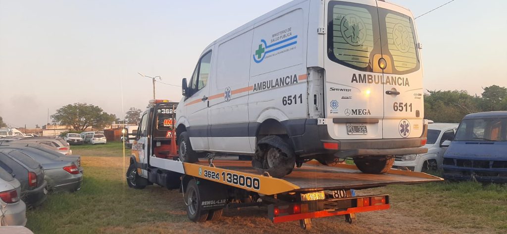 Recuperan y entregan seis ambulancias al Ministerio de Salud