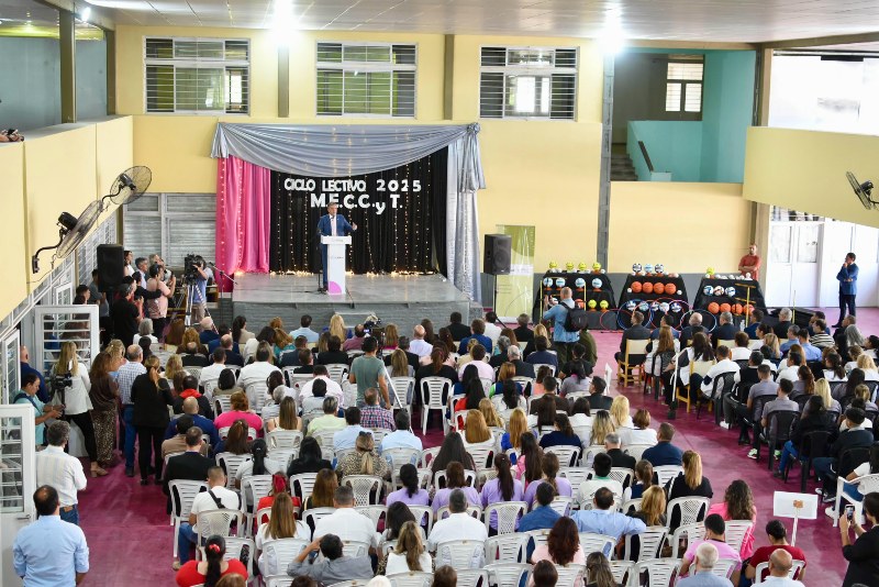 En el inicio de clases del nivel secundario, Zdero inauguró las refacciones de la escuela técnica de Villa Ángela En el inicio de clases del nivel secundario, Zdero inauguró las refacciones de la escuela técnica de Villa Ángela