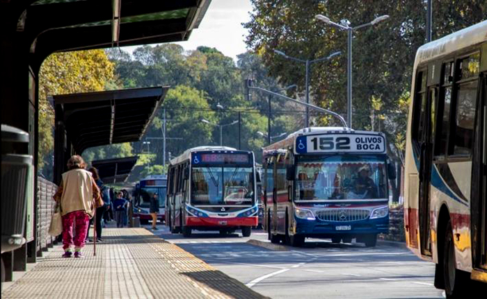 Paro de colectivos: la UTA confirmó una nueva medida de fuerza para el 6 de mayo en el AMBA Paro de colectivos: la UTA confirmó una nueva medida de fuerza para el 6 de mayo en el AMBA