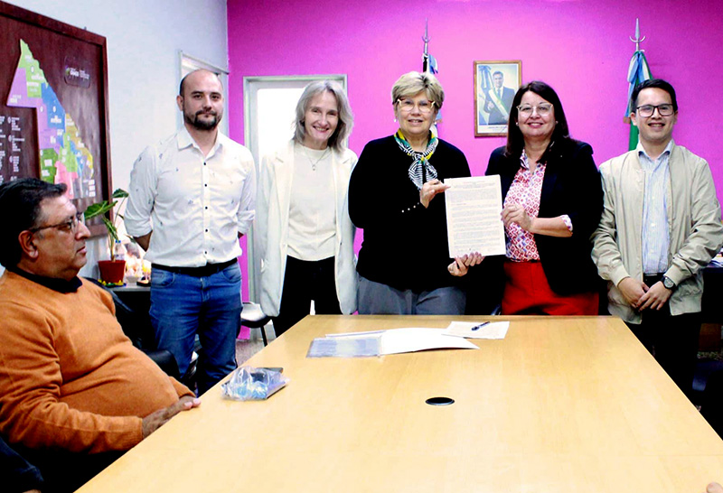 Educación e IPRODICH firmaron acuerdos de cooperación para la inclusión y el reciclado de elementos ortésicos Educación e IPRODICH firmaron acuerdos de cooperación para la inclusión y el reciclado de elementos ortésicos