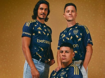 Boca presentó su nueva camiseta por el 120° aniversario del club Boca presentó su nueva camiseta por el 120° aniversario del club