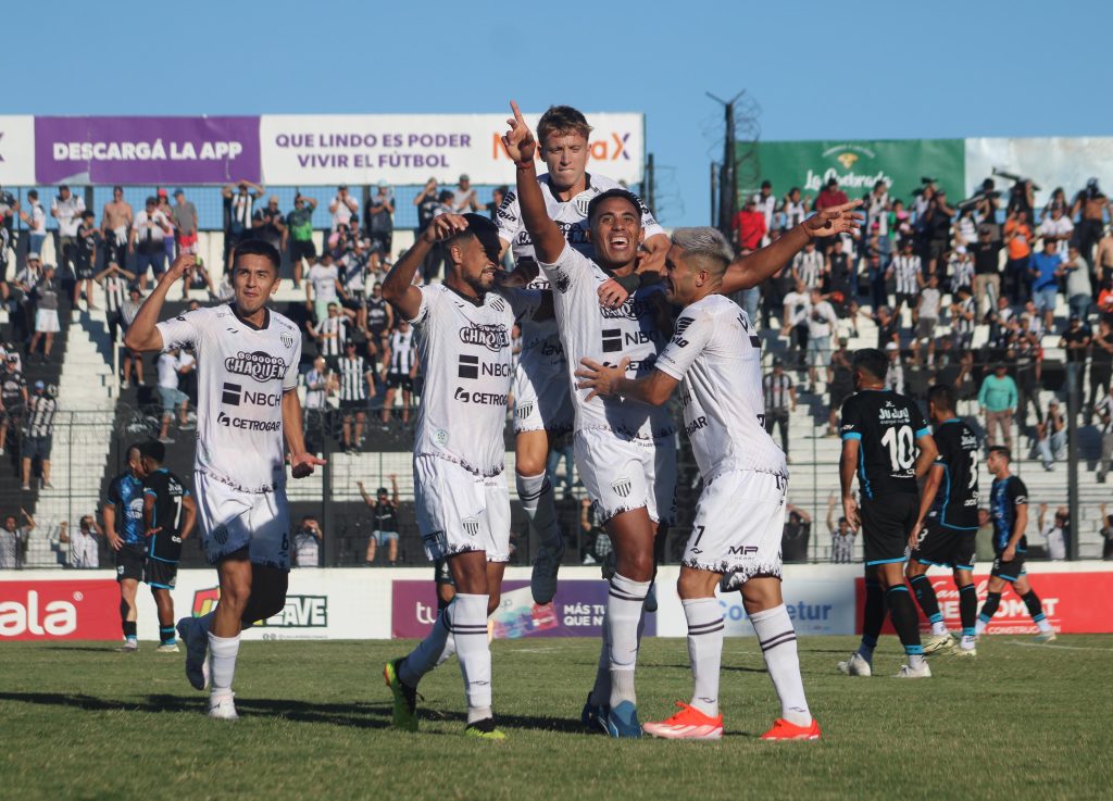 Primera Nacional: For Ever recuperó la sonrisa y superó a Gimnasia