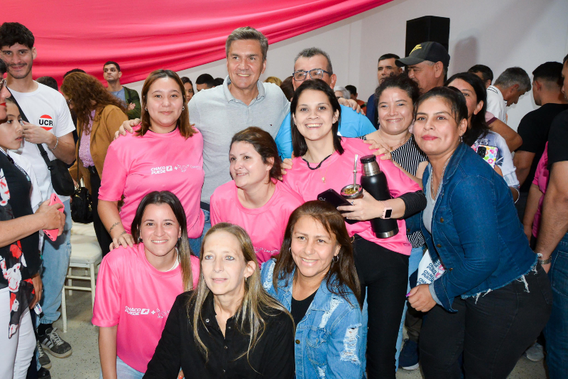 Colonia Benítez: Zdero se comprometió a trabajar “codo a codo” con quienes apuestas al presente y futuro de Chaco Colonia Benítez: Zdero se comprometió a trabajar “codo a codo” con quienes apuestas al presente y futuro de Chaco