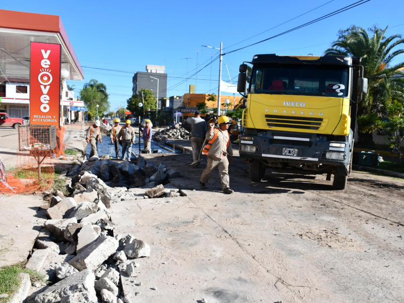 Más pavimento urbano y bacheos en la localidad de Quitilipi Más pavimento urbano y bacheos en la localidad de Quitilipi