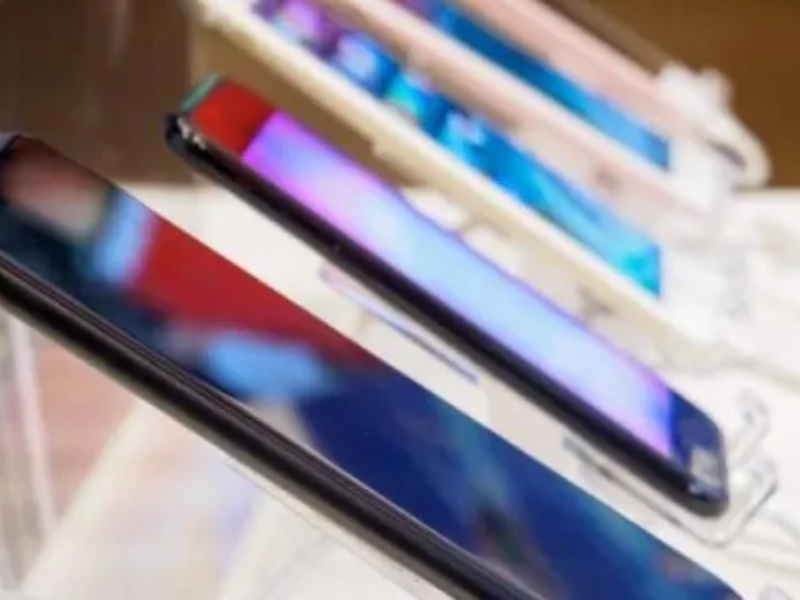 El Gobierno oficializó la rebaja de aranceles a la importación de celulares y consolas de videojuegos El Gobierno oficializó la rebaja de aranceles a la importación de celulares y consolas de videojuegos