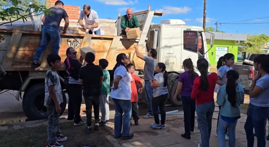 Gobierno entregó libros y kits escolares para instituciones de la Regional Educativa II