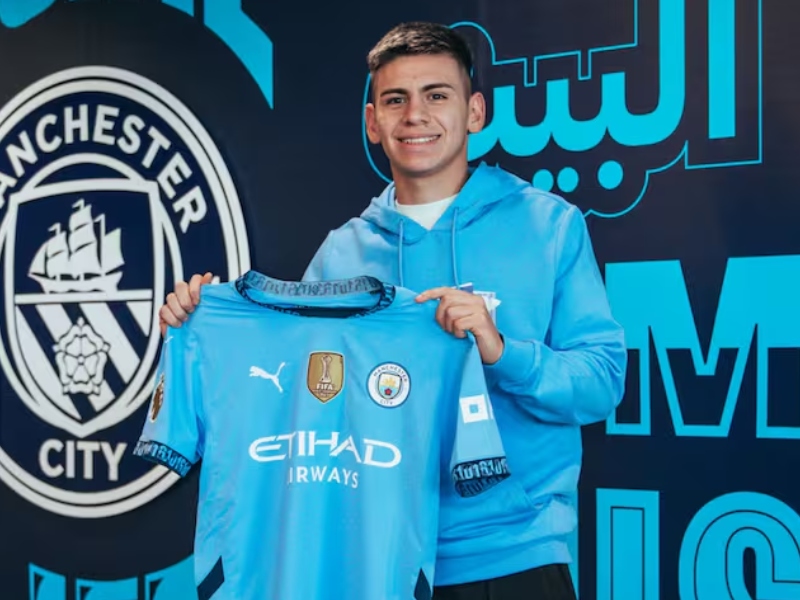El Diablito Echeverri aún no fue ni siquiera suplente en Manchester City: cómo está y qué puede pasar en su futuro El Diablito Echeverri aún no fue ni siquiera suplente en Manchester City: cómo está y qué puede pasar en su futuro