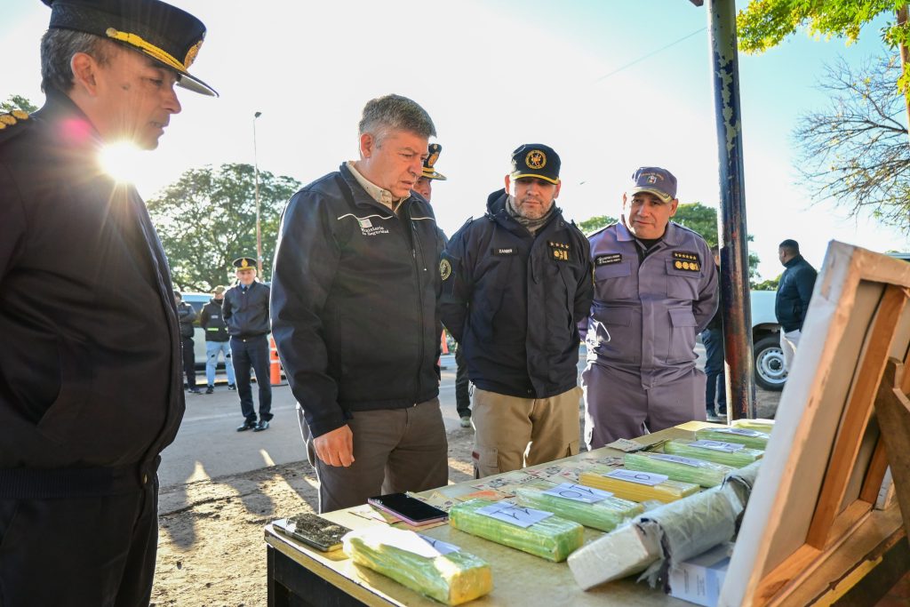 Detuvieron a dos mujeres con más de 8 kilos de cocaína en el peaje de Makallé: “Este Chaco es hostil a las drogas”