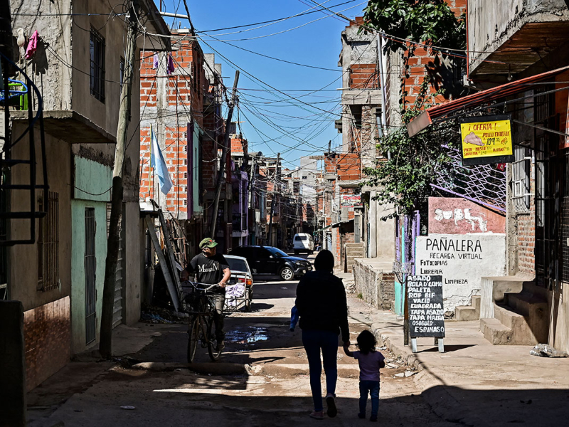 La canasta de pobreza subió un 0,8% en mayo y ya supera el millón cien mil pesos, según una consultora La canasta de pobreza subió un 0,8% en mayo y ya supera el millón cien mil pesos, según una consultora