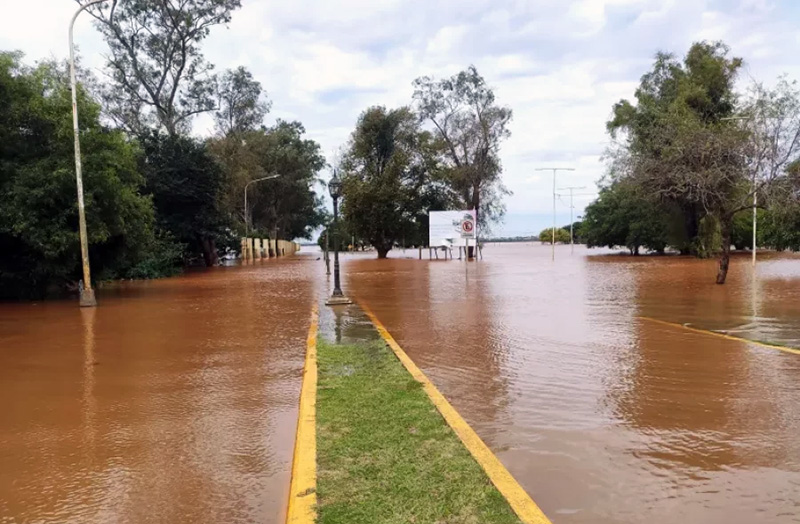 Por la crecida del Uruguay, Paso de los Libres entró en etapa de evacuación Por la crecida del Uruguay, Paso de los Libres entró en etapa de evacuación