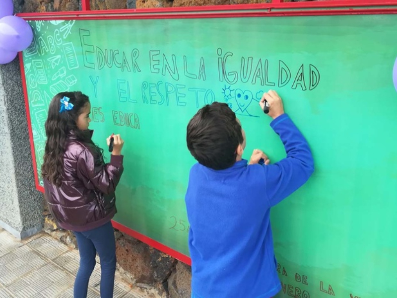 Derogar igualdad: Milei eliminó las jornadas educativas contra la violencia de género Derogar igualdad: Milei eliminó las jornadas educativas contra la violencia de género