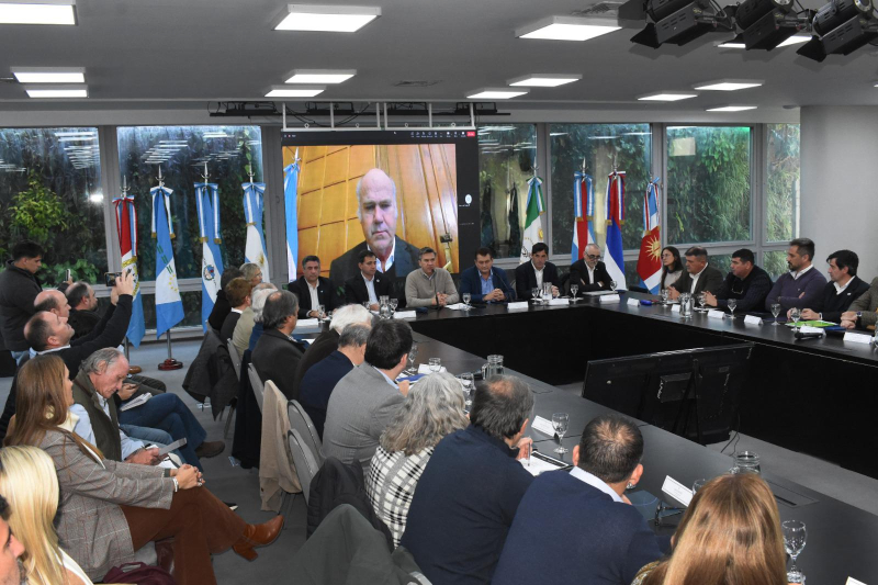 “Argentina puede salir adelante de la mano del campo”: Zdero acompañó la reunión del Consejo Federal Agropecuario “Argentina puede salir adelante de la mano del campo”: Zdero acompañó la reunión del Consejo Federal Agropecuario