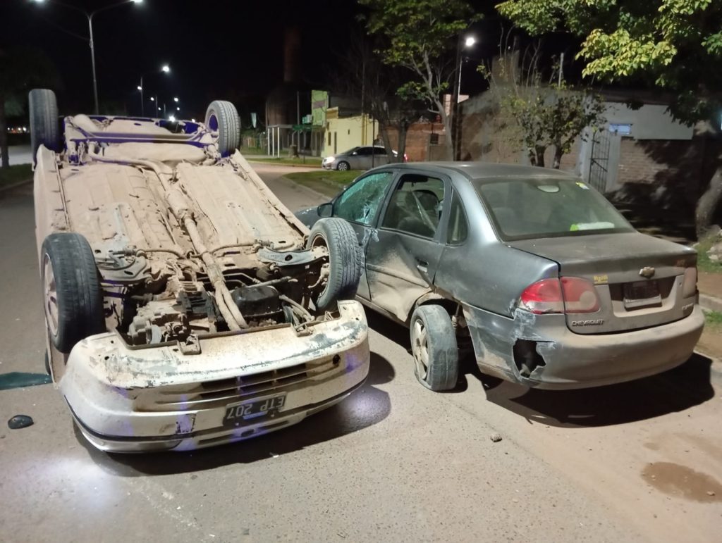 Las Breñas: manejaba ebrio, chocó un auto estacionado y le secuestraron el vehículo