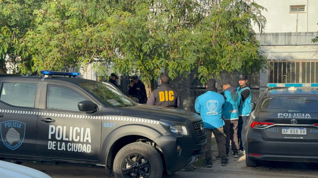 Diez allanamientos simultáneos en el Gran Resistencia para desarticular una banda que robaba criptomonedas mediante tortura