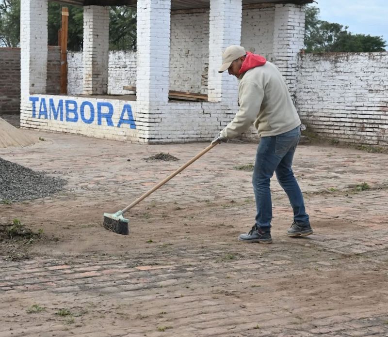 Machagai: realizaron trabajos de mantenimiento y limpieza en Colonia La Tambora Machagai: realizaron trabajos de mantenimiento y limpieza en Colonia La Tambora