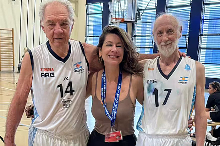 El chaqueño Pirota en el equipo de más de 80 años que fue 4º en el Mundial de Maxibaloncesto El chaqueño Pirota en el equipo de más de 80 años que fue 4º en el Mundial de Maxibaloncesto