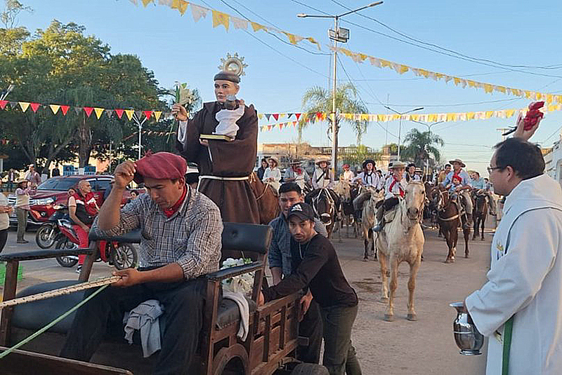 Comenzó la tradicional peregrinación desde San Luis del Palmar al santuario de Itatí Comenzó la tradicional peregrinación desde San Luis del Palmar al santuario de Itatí