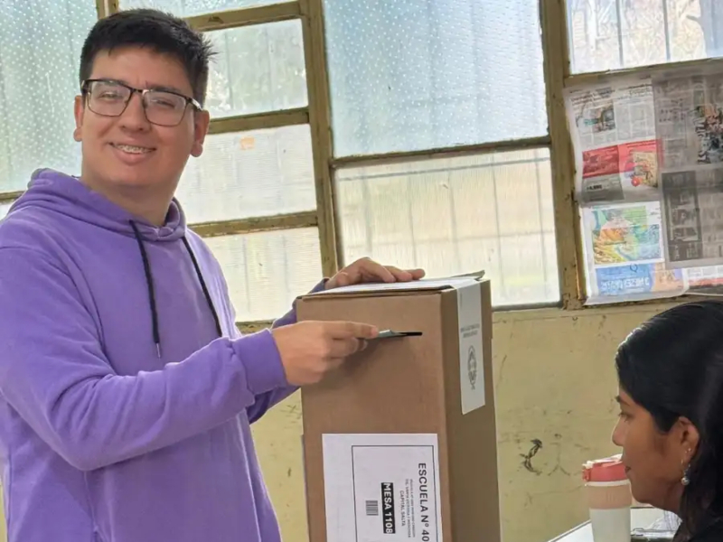 Concejal libertario renunció por un audio donde pide favores sexuales a una militante a cambio de dinero Concejal libertario renunció por un audio donde pide favores sexuales a una militante a cambio de dinero