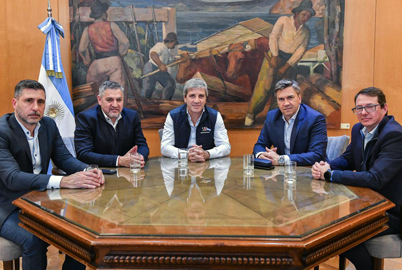 Zdero fue recibido por el ministro Caputo para avanzar en agenda conjunta de trabajo Zdero fue recibido por el ministro Caputo para avanzar en agenda conjunta de trabajo