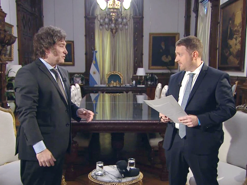Un 70% de los argentinos reprueba el trato que Milei tiene hacia los periodistas Un 70% de los argentinos reprueba el trato que Milei tiene hacia los periodistas