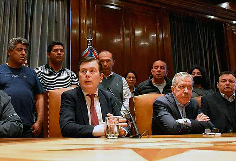 Santiago del Estero: Zamora confirmó el pago de bonos por ,1 millones para cada empleado público Santiago del Estero: Zamora confirmó el pago de bonos por ,1 millones para cada empleado público