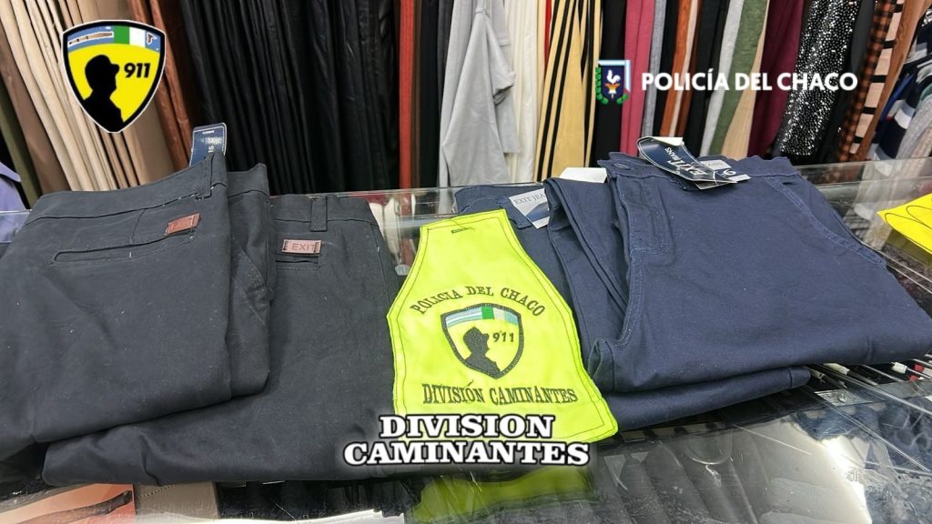 Se llevó ropa sin pagar, pero no llegó muy lejos