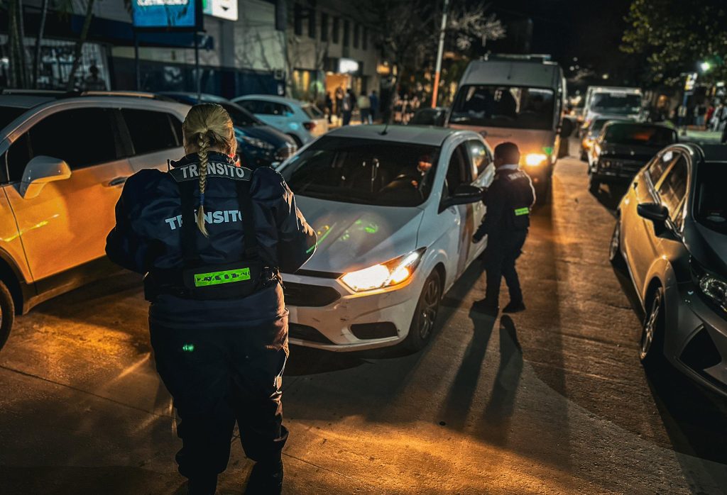 Policía Caminera secuestró 2 vehículos y detuvo 3 personas buscadas detectando 21 conductores alcoholizados Policía Caminera secuestró 2 vehículos y detuvo 3 personas buscadas detectando 21 conductores alcoholizados