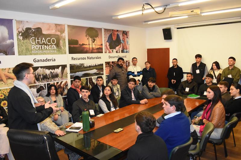 Estudiantes de escuelas agropecuarias visitaron organismos claves para fortalecer su formación Estudiantes de escuelas agropecuarias visitaron organismos claves para fortalecer su formación