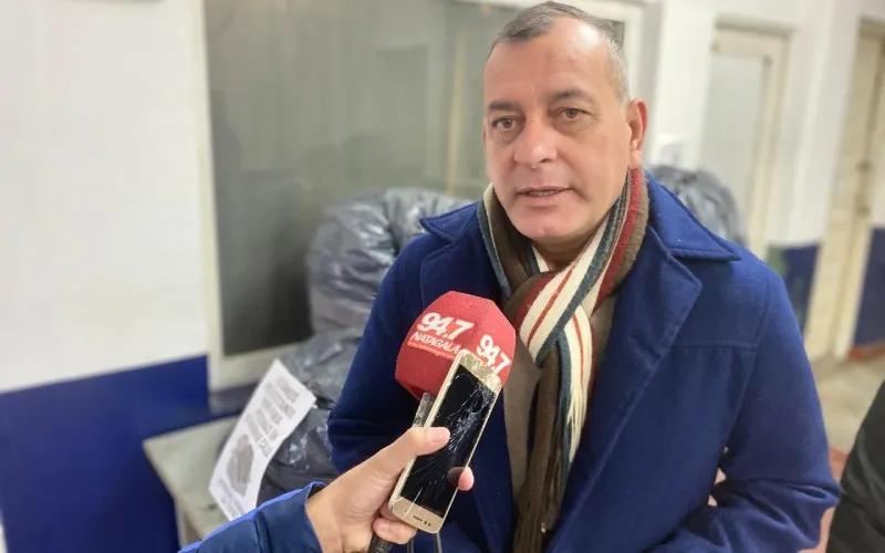 Inspectores de tránsito impulsan un perchero solidario para personas en situación de calle Inspectores de tránsito impulsan un perchero solidario para personas en situación de calle