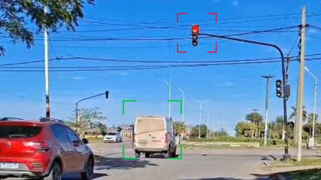 Controles de tránsito en Resistencia: secuestros y multas por cruzar semáforos en rojo y falta de casco