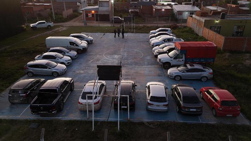 Incautaron 67 millones de pesos, 23 vehículos y un yate tras los nueve allanamiento por lavado de activos en Resistencia y Corrientes Incautaron 67 millones de pesos, 23 vehículos y un yate tras los nueve allanamiento por lavado de activos en Resistencia y Corrientes