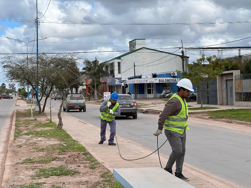 Con recursos propios, comenzaron los trabajos de tendido de fibra óptica para el Centro de Monitoreo de Castelli Con recursos propios, comenzaron los trabajos de tendido de fibra óptica para el Centro de Monitoreo de Castelli