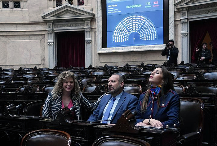 Ruptura en LLA: tres diputados y una exoficialista conformaron un nuevo bloque Ruptura en LLA: tres diputados y una exoficialista conformaron un nuevo bloque
