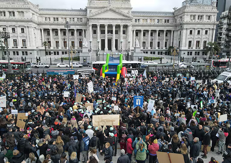 La Justicia le ordenó al Gobierno la aplicación inmediata de la Ley de Emergencia en Discapacidad La Justicia le ordenó al Gobierno la aplicación inmediata de la Ley de Emergencia en Discapacidad