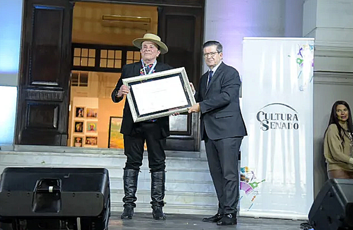 Tarragó Ros fue distinguido con el máximo reconocimiento del Senado de Corrientes Tarragó Ros fue distinguido con el máximo reconocimiento del Senado de Corrientes