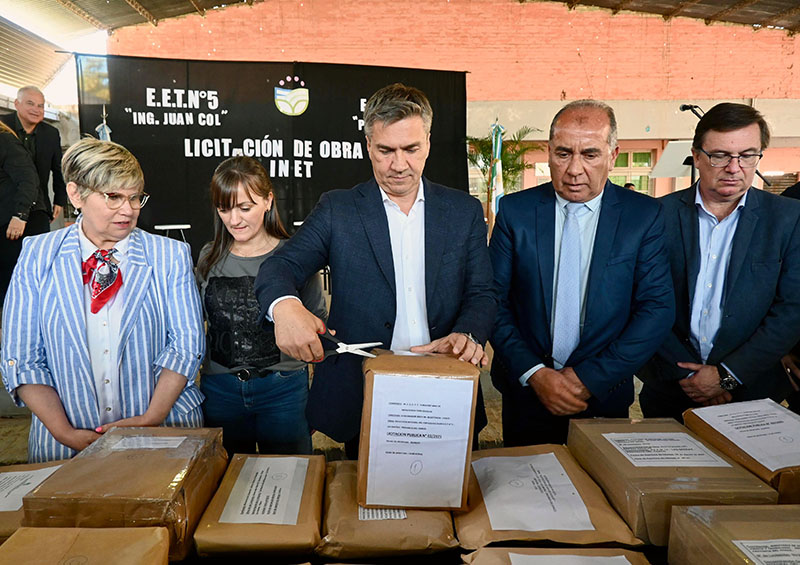 En Las Breñas, Zdero presidió la apertura de sobres para construir la EFP N°14 y la refacción integral de la EET N°5 En Las Breñas, Zdero presidió la apertura de sobres para construir la EFP N°14 y la refacción integral de la EET N°5