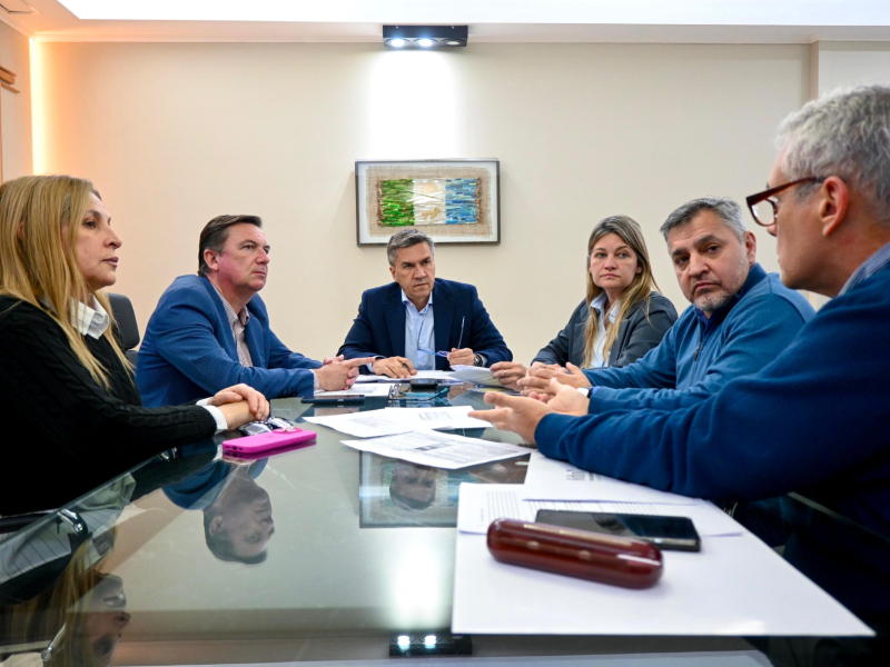 Zdero anunció la eliminación de 13 fideicomisos y que se ahorrarán $ 260 millones Zdero anunció la eliminación de 13 fideicomisos y que se ahorrarán $ 260 millones