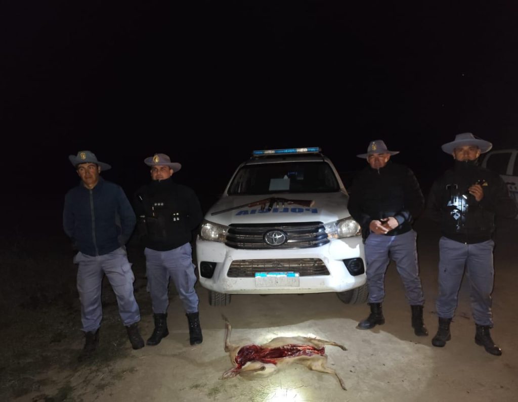 Cazador descubierto con armas y un guazuncho faenado