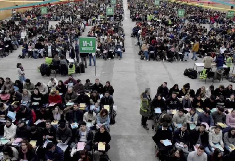 Ninguno de los aspirantes a las residencias médicas que se presentó al examen pudo revalidar la nota Ninguno de los aspirantes a las residencias médicas que se presentó al examen pudo revalidar la nota