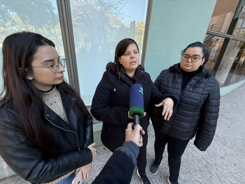 Más de 30 profesionales residentes reclaman que fueron desvinculados sin causa del sistema sanitario provincial Más de 30 profesionales residentes reclaman que fueron desvinculados sin causa del sistema sanitario provincial