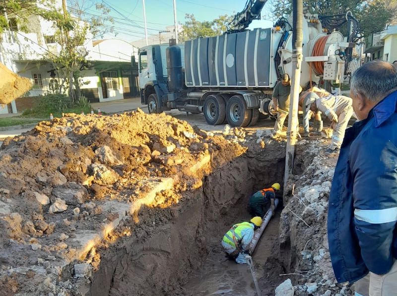 SAMEEP ejecuta un programa de saneamiento en el casco céntrico de Sáenz Peña SAMEEP ejecuta un programa de saneamiento en el casco céntrico de Sáenz Peña