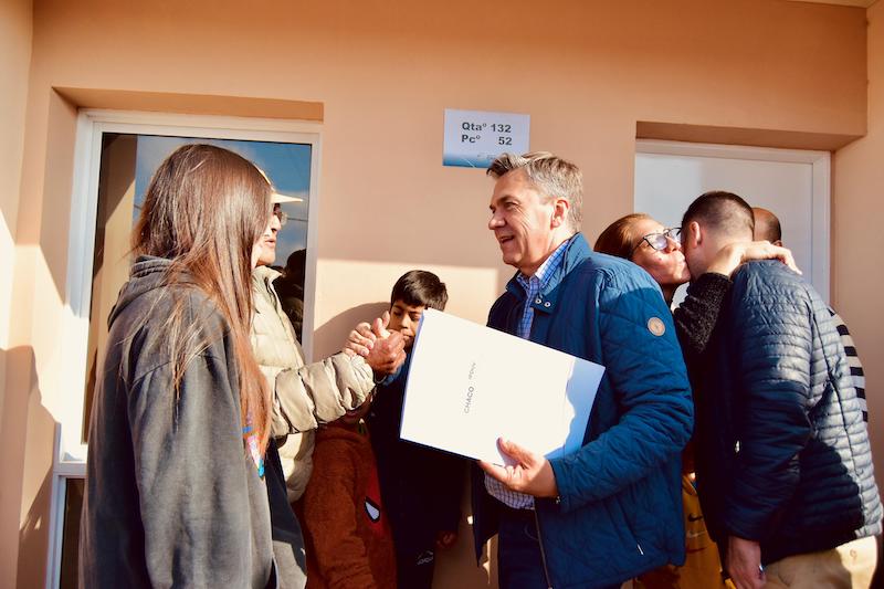 El gobernador Zdero entregó viviendas en el barrio Santa Rita de Sáenz Peña El gobernador Zdero entregó viviendas en el barrio Santa Rita de Sáenz Peña