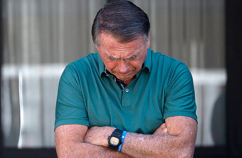 Detuvieron a un exasesor de Bolsonaro por violar el arresto domiciliario tras usar redes sociales Detuvieron a un exasesor de Bolsonaro por violar el arresto domiciliario tras usar redes sociales