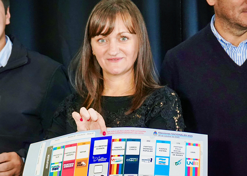 Schneider: “Al Chaco se lo defiende con coraje y trabajando junto a la gente” Schneider: “Al Chaco se lo defiende con coraje y trabajando junto a la gente”