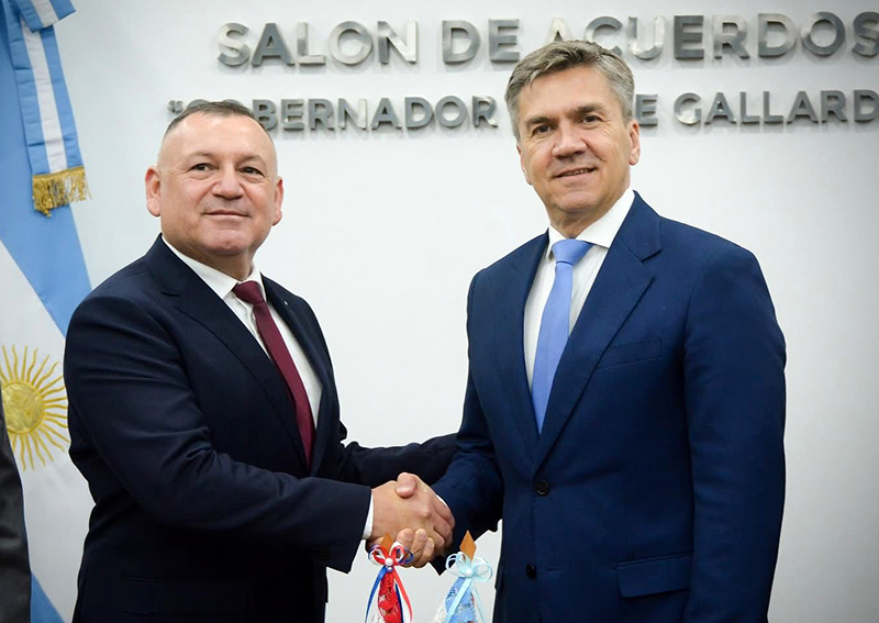 Chaco y Paraguay refuerzan y acuerdan avanzar en proyectos estratégicos para la región Chaco y Paraguay refuerzan y acuerdan avanzar en proyectos estratégicos para la región