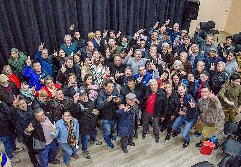 Capitanich recorre el Chaco: “No es con marketing ni con discursos vacíos, es escuchando a nuestro pueblo” Capitanich recorre el Chaco: “No es con marketing ni con discursos vacíos, es escuchando a nuestro pueblo”