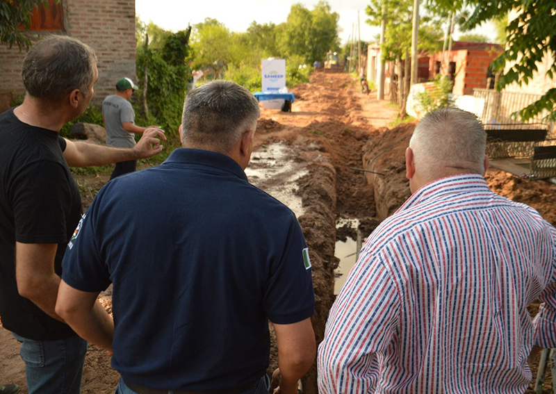 Fontana: tras larga espera de vecinos, SAMEEP llevó agua potable al barrio El Guinche Fontana: tras larga espera de vecinos, SAMEEP llevó agua potable al barrio El Guinche