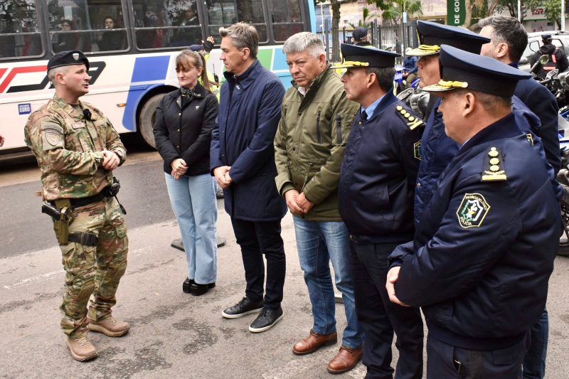 Plan Provincial de Seguridad: presentaron la División Patrulla Fluvial de la Policía del Chaco Plan Provincial de Seguridad: presentaron la División Patrulla Fluvial de la Policía del Chaco